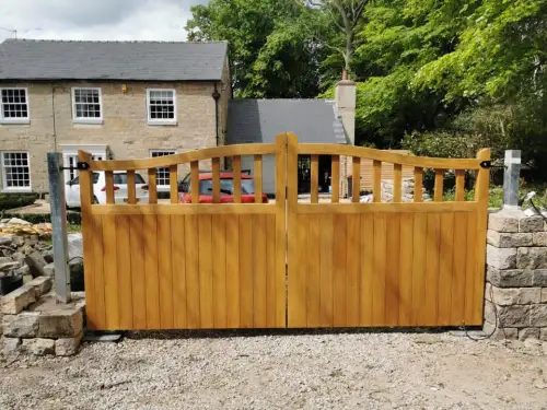 Click Here To Enlarge This Photo Of Automated Swing Gates For A Cottage In Derbyshire