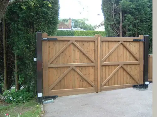 Click Here To Enlarge This Photo Of Kingston Style Electric Gates