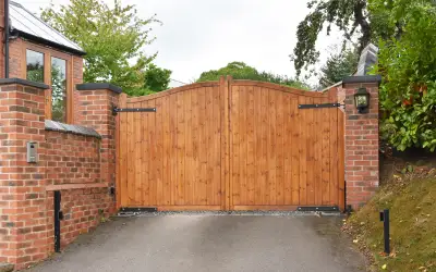 Photo of Choosing Between Timber & Metal Automated Gates