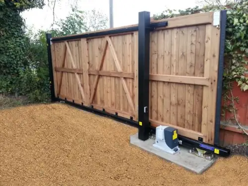 Click Here To Enlarge This Photo Of Residential Sliding Gate (Nottingham)