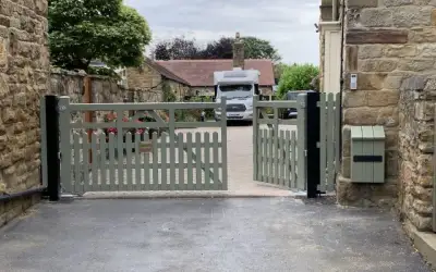 Photo of Half Paling Field Gate with pedestrian sized leaf